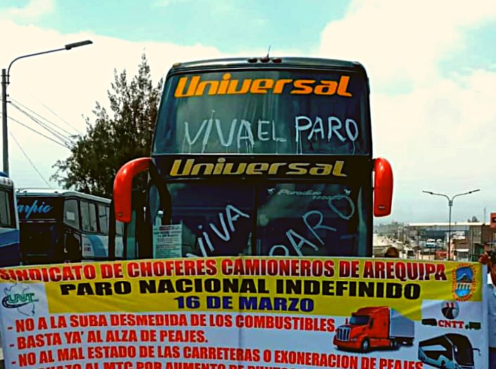 TRANSPORTISTAS PROTESTAN CONTRA LA SUBA DE COMBUSTIBLE Y OTROS CAMBIOS EN ESTE SECTOR
