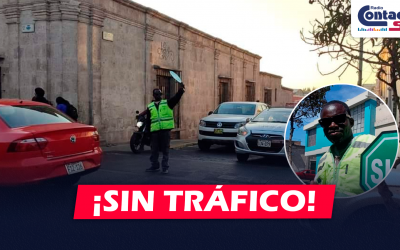 AREQUIPA: COLOMBIANO SE GANA LA VIDA COMO “POLICÍA DE TRÁNSITO” EN LA ESQUINA DE UGARTE Y BOLÍVAR