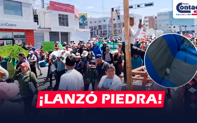 AREQUIPA: PROTESTANTE DE CONSTRUCCIÓN CIVIL LANZA PIEDRA A BUS DEL SIT Y DETENIDO POR LA POLICÍA