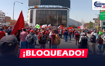 AREQUIPA: SE REGISTRA GRAN NÚMERO DE MANIFESTANTES EN EL ÓVALO DE LOS BOMBEROS EN EL SEGUNDO DÍA DE PROTESTAS