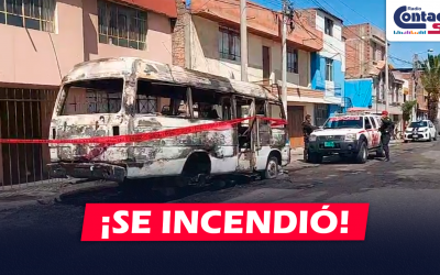 AREQUIPA: COMBI EN PAUCARPATA SE INCENDIÓ Y VECINOS DENUNCIAN QUE LO USABAN PARA TOMAR ALCOHOL