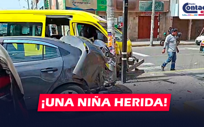 AREQUIPA: FUERTE CHOQUE ENTRE UNA COMBI DEL SIT Y UN AUTO PARTICULAR DEJA 7 PERSONAS HERIDAS ENTRE ELLAS UNA MENOR DE EDAD