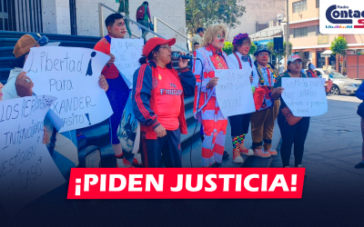 AREQUIPA: REALIZAN PLANTÓN EN LA PLAZA ESPAÑA PIDIENDO JUSTICIA POR PAYASO ACUSADO DEL DELITO DE ESCLAVITUD EN CONTRA DE SUS HIJOS