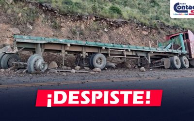 AREQUIPA: TRÁILER SE DESPISTA EN LA ZONA DE QUISCOS EN LA CARRETERA AREQUIPA – PUNO Y CONDUCTOR ESTA NO HABIDO