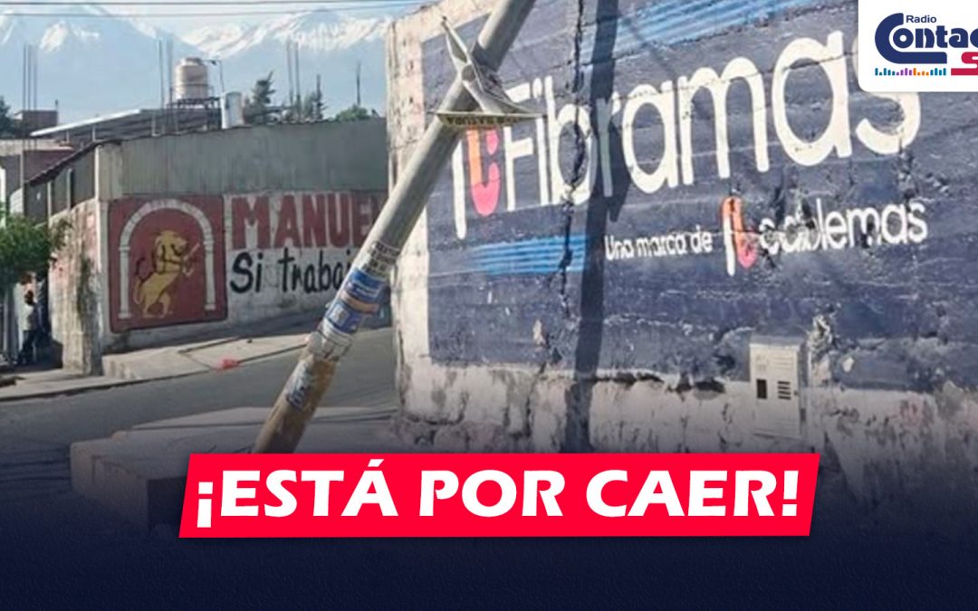 AREQUIPA: VECINOS DE ALTO LIBERTAD DENUNCIAN QUE POSTE SE ENCUENTRA DAÑADO Y PODRÍA CAERSE