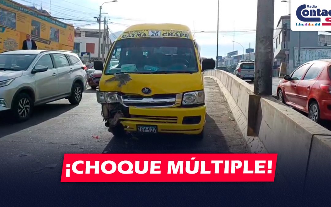 AREQUIPA: CHOQUE MÚLTIPLE SE REGISTRA EN LA AV. VENEZUELA Y DEJA AL MENOS 6 VEHÍCULOS DAÑADOS