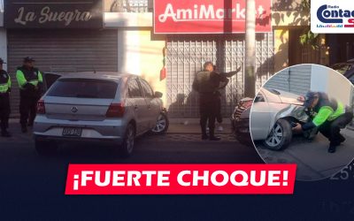 AREQUIPA: FUERTE CHOQUE EN LA AV. TÚPAC AMARU DEJA UN AUTO IMPACTADO CONTRA UN ÁRBOL
