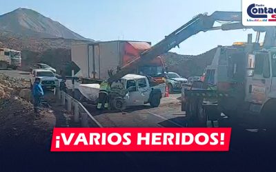 AREQUIPA: FUERTE CHOQUE ENTRE UN CAMIÓN Y UNA CAMIONETA EN VÍTOR DEJA VARIOS HERIDOS