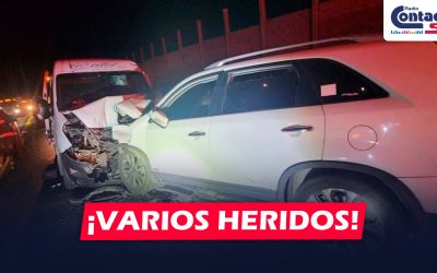 AREQUIPA: FUERTE CHOQUE EN EL INGRESO A EL CURAL DEJA VARIOS HERIDOS