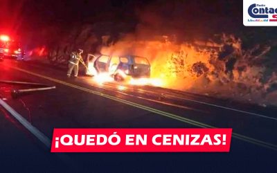 AREQUIPA: VEHÍCULO PARTICULAR TERMINA EN CENIZAS TRAS INCENDIARSE EN LA PANAMERICANA SUR