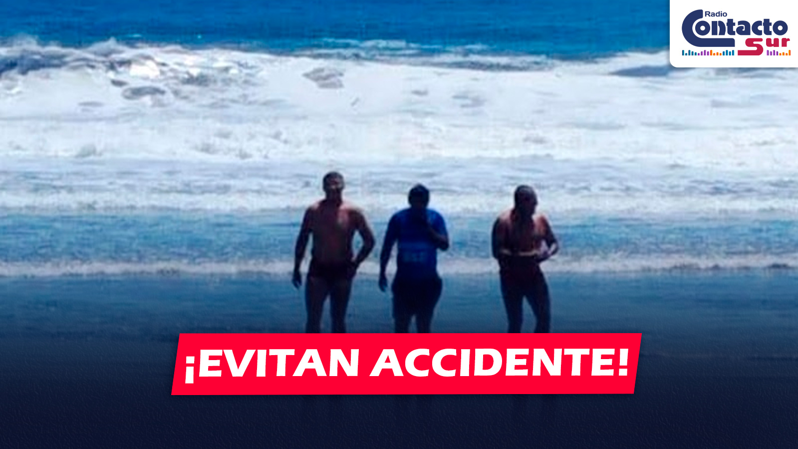 AREQUIPA: SALVAVIDAS EVITAN ACCIDENTE POR FUERTE OLEAJE EN PLAYA CONCURRIDA DE MOLLENDO