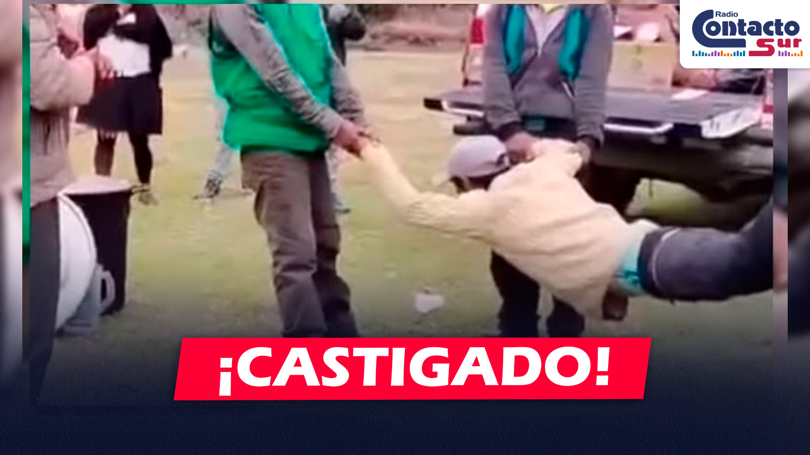 NACIONAL: REGIDOR ES SANCIONADO POR COMUNEROS EN HUANCAVELICA TRAS INCUMPLIR ENTREGA DE PANETONES Y JUGUETES POR NAVIDAD